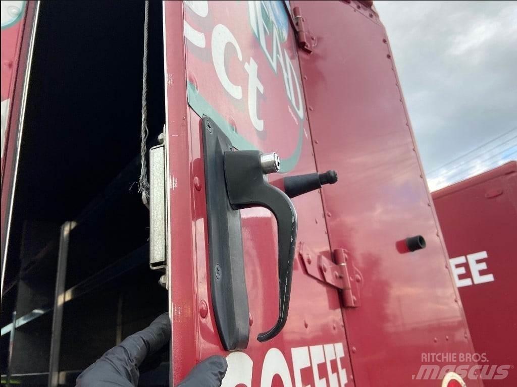 Freightliner MT45 Skříňová nástavba