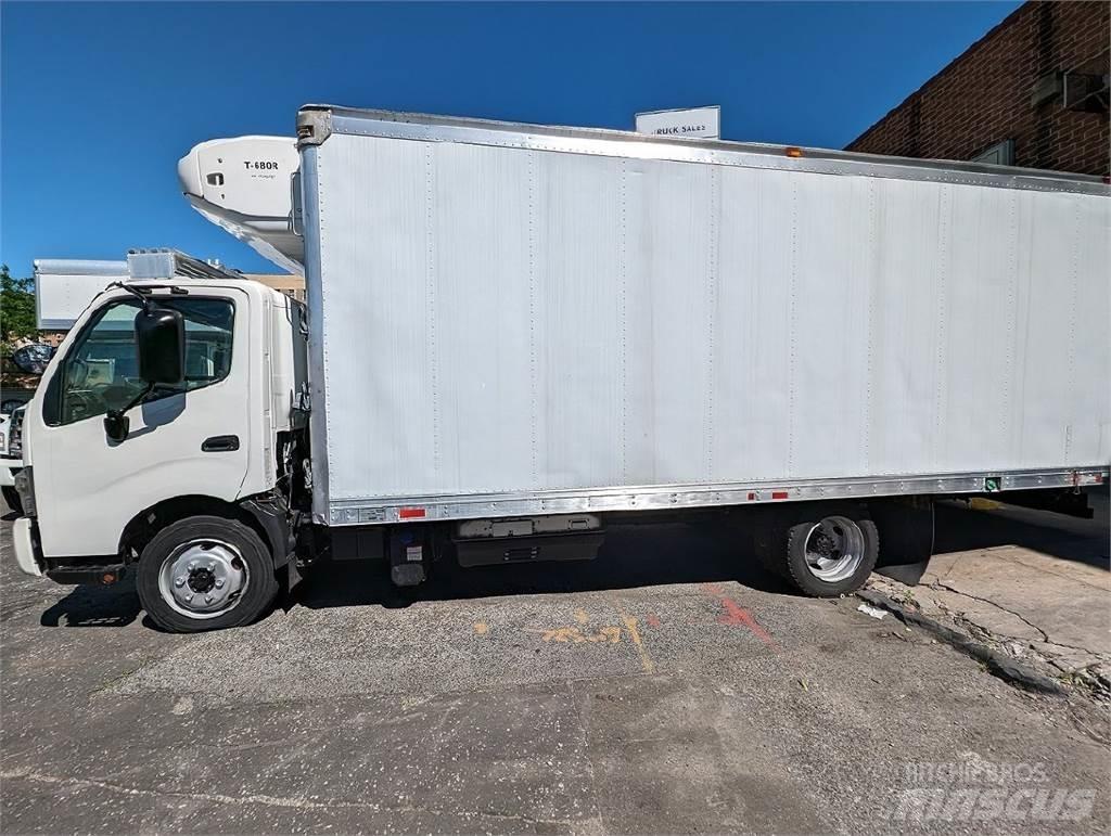 Hino 195 Chladírenské nákladní vozy