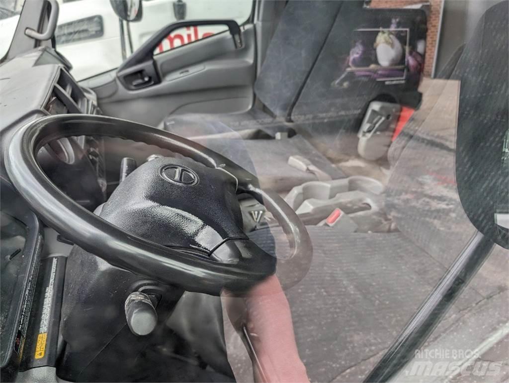 Hino 195 Chladírenské nákladní vozy