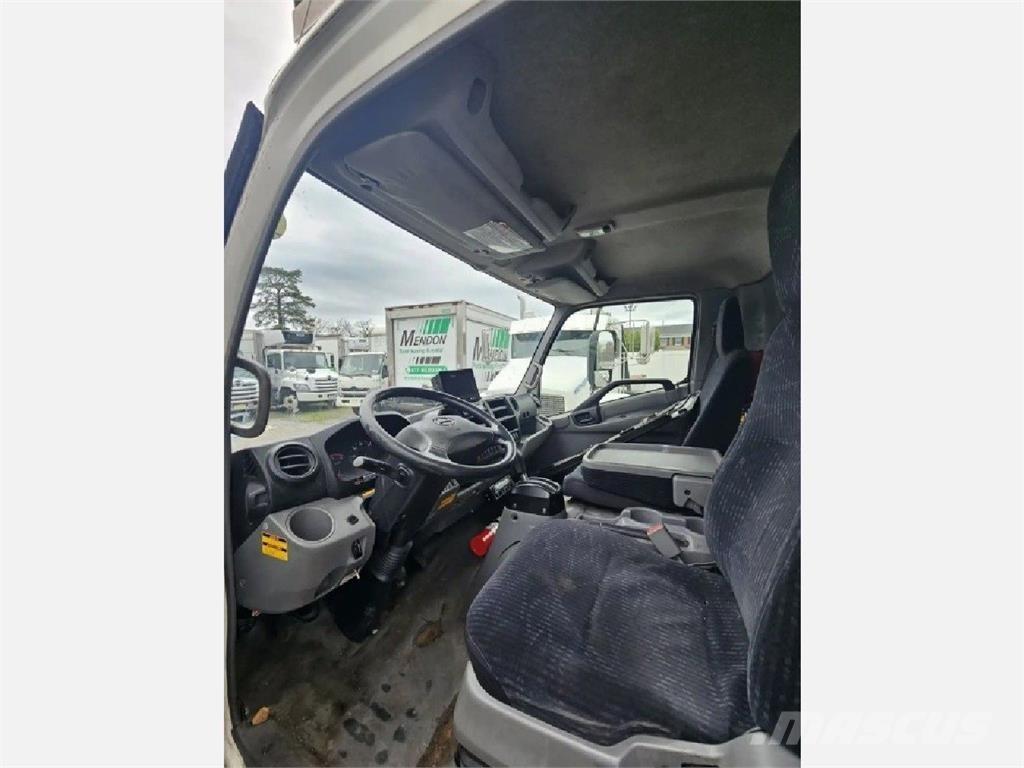 Hino 195 Chladírenské nákladní vozy