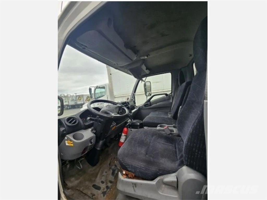 Hino 195 Chladírenské nákladní vozy
