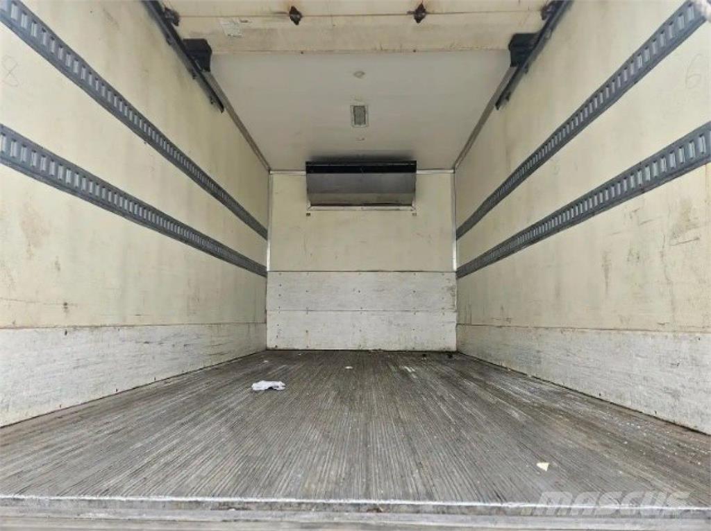 Hino 195 Chladírenské nákladní vozy