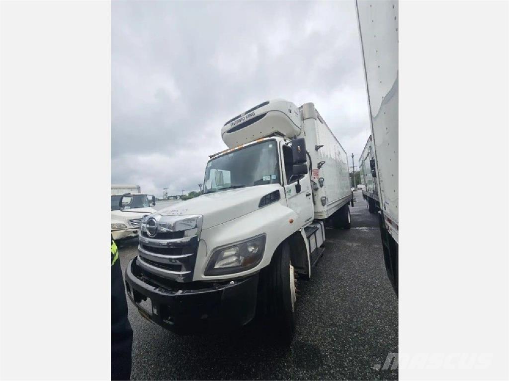 Hino 268 Chladírenské nákladní vozy