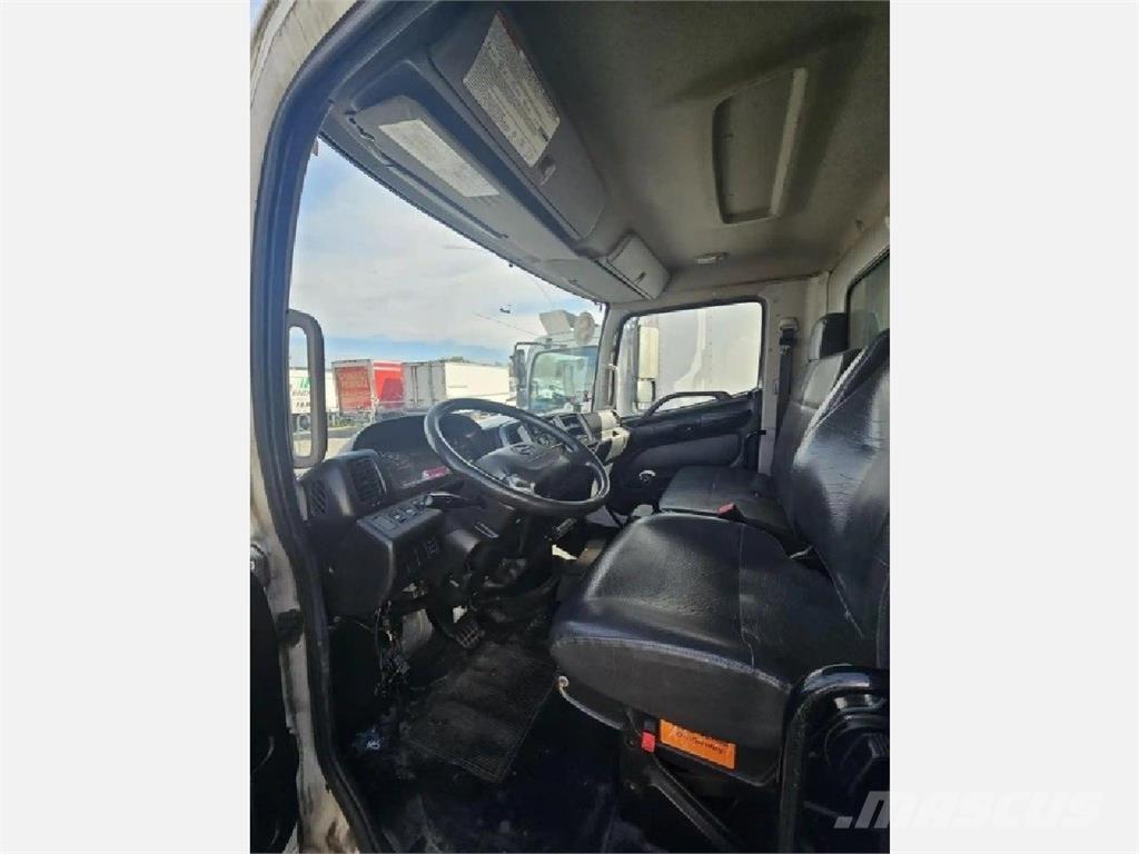 Hino 268 Chladírenské nákladní vozy