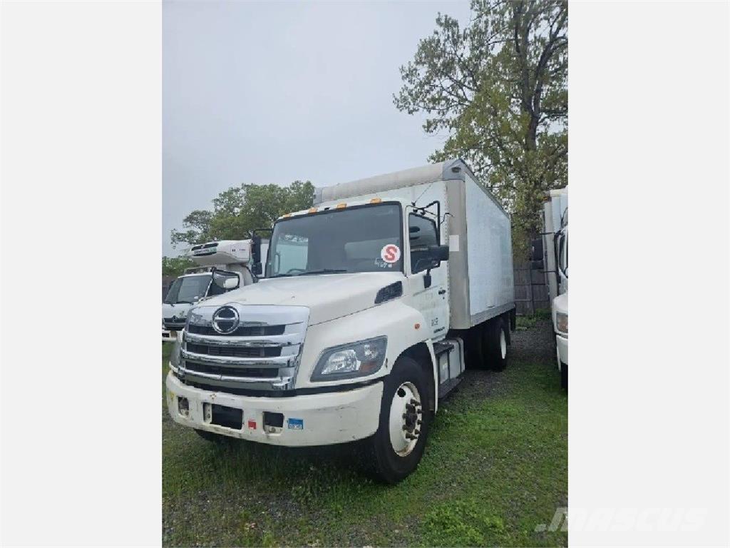 Hino 338 Skříňová nástavba
