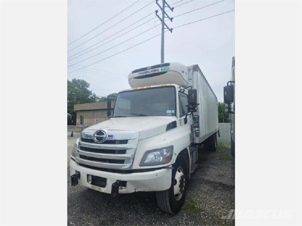 Hino 338 Chladírenské nákladní vozy