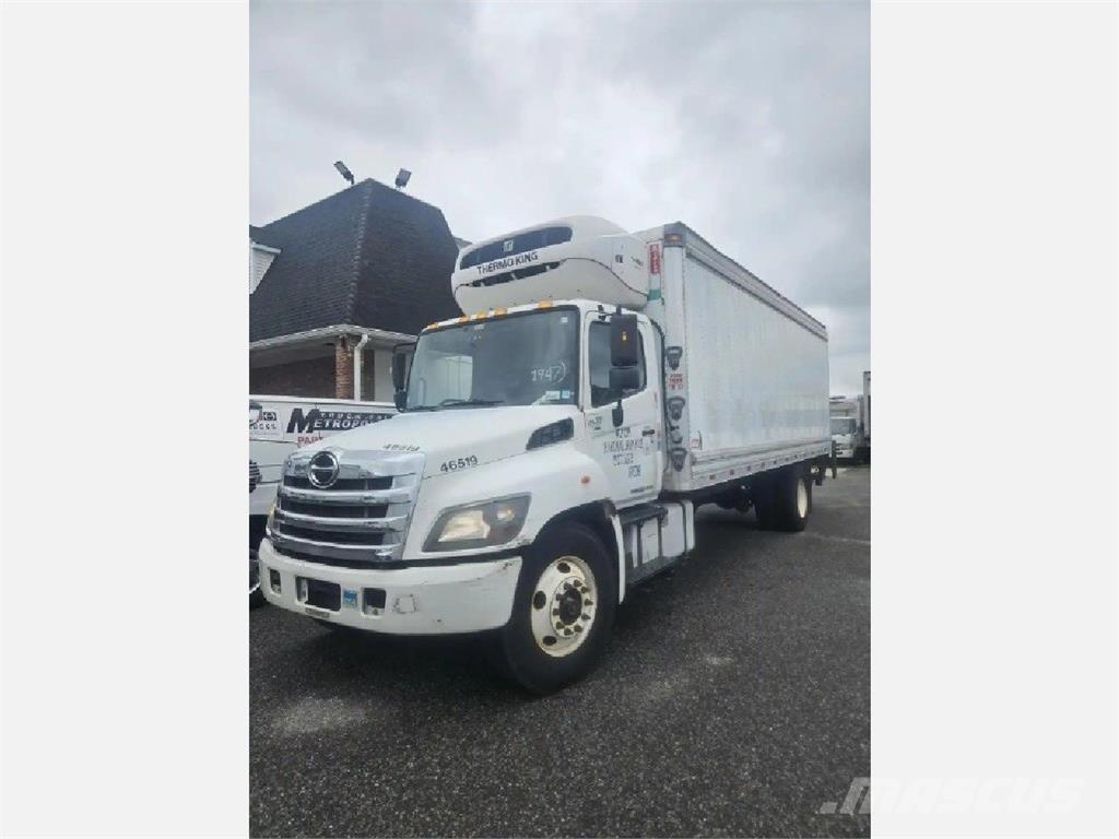 Hino 338 Chladírenské nákladní vozy