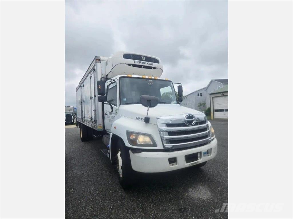 Hino 338 Chladírenské nákladní vozy