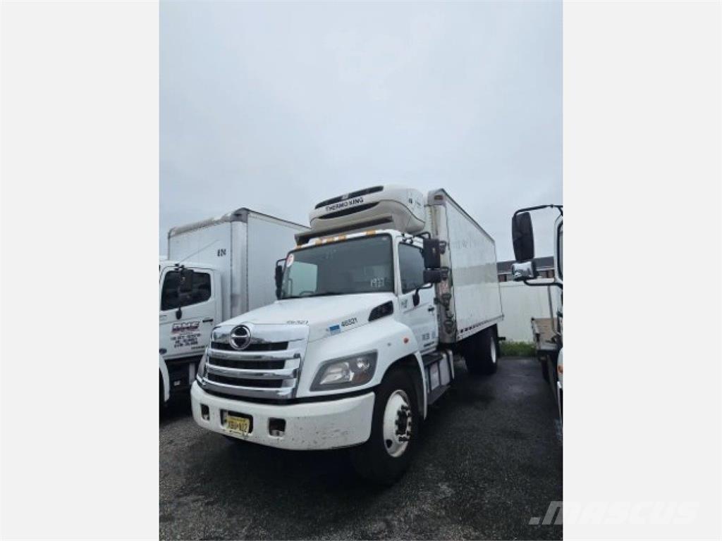 Hino 338 Chladírenské nákladní vozy