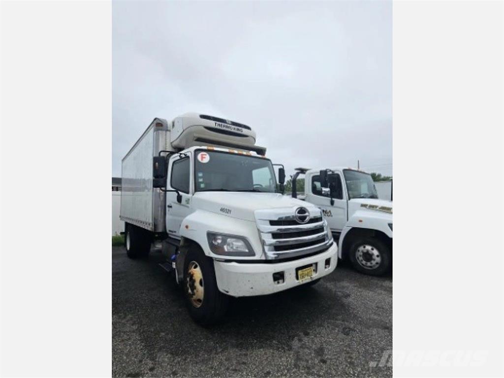 Hino 338 Chladírenské nákladní vozy