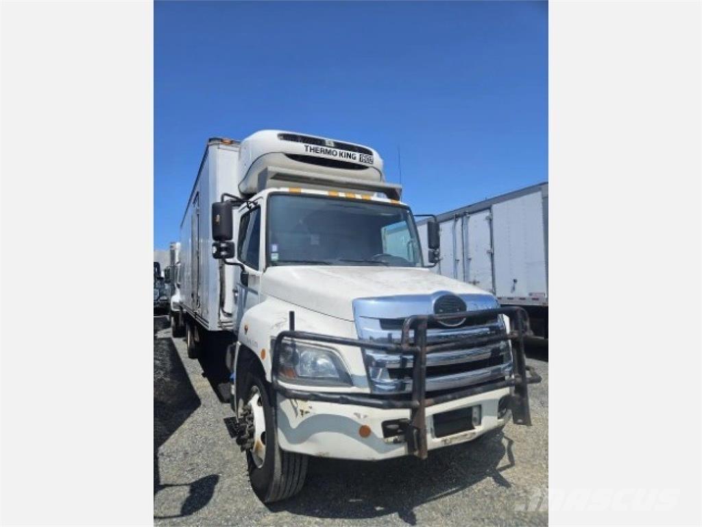 Hino 338 Chladírenské nákladní vozy