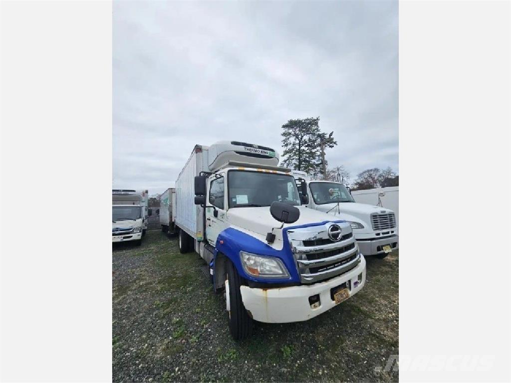 Hino 338 Chladírenské nákladní vozy
