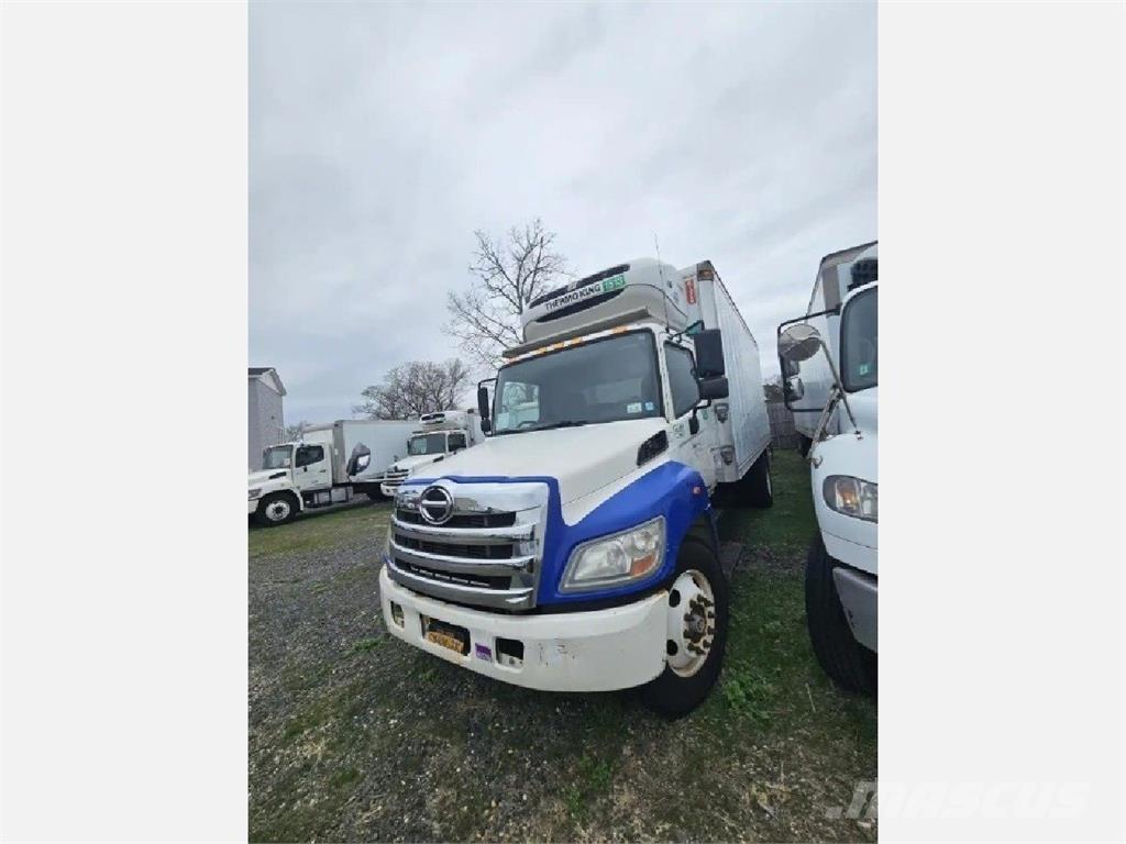 Hino 338 Chladírenské nákladní vozy