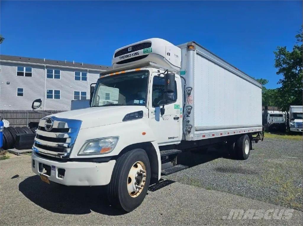 Hino 338 Chladírenské nákladní vozy