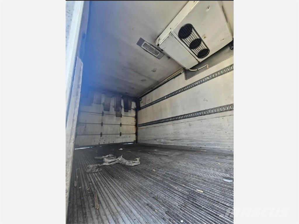 Hino 338 Chladírenské nákladní vozy