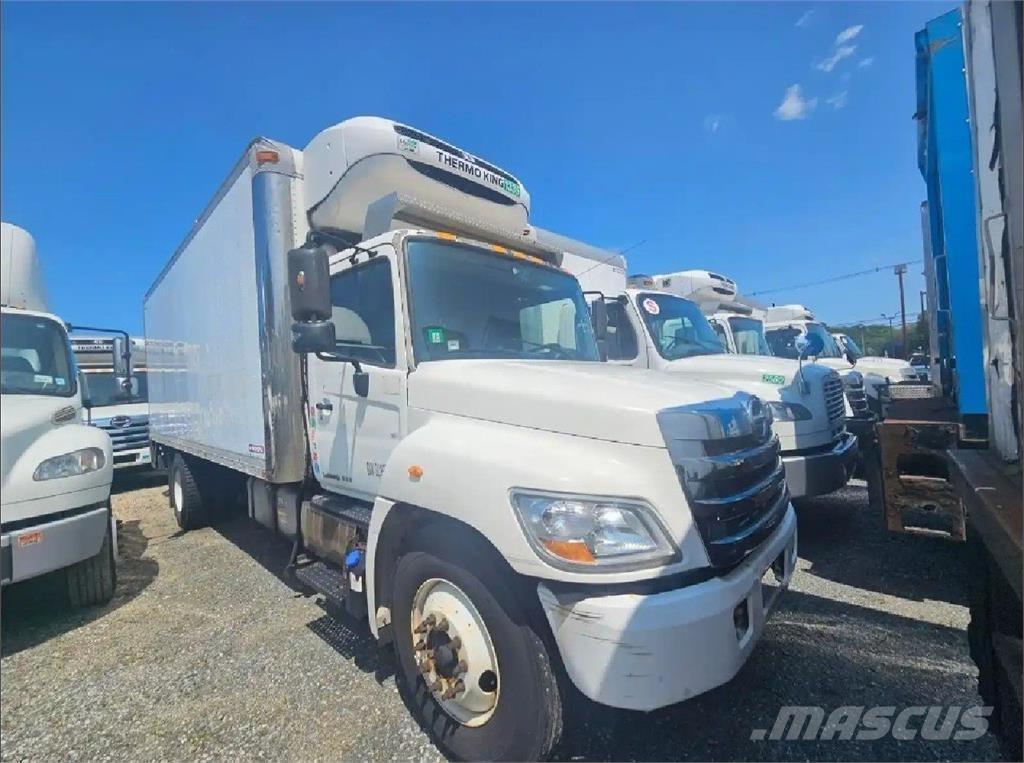 Hino 338 Chladírenské nákladní vozy