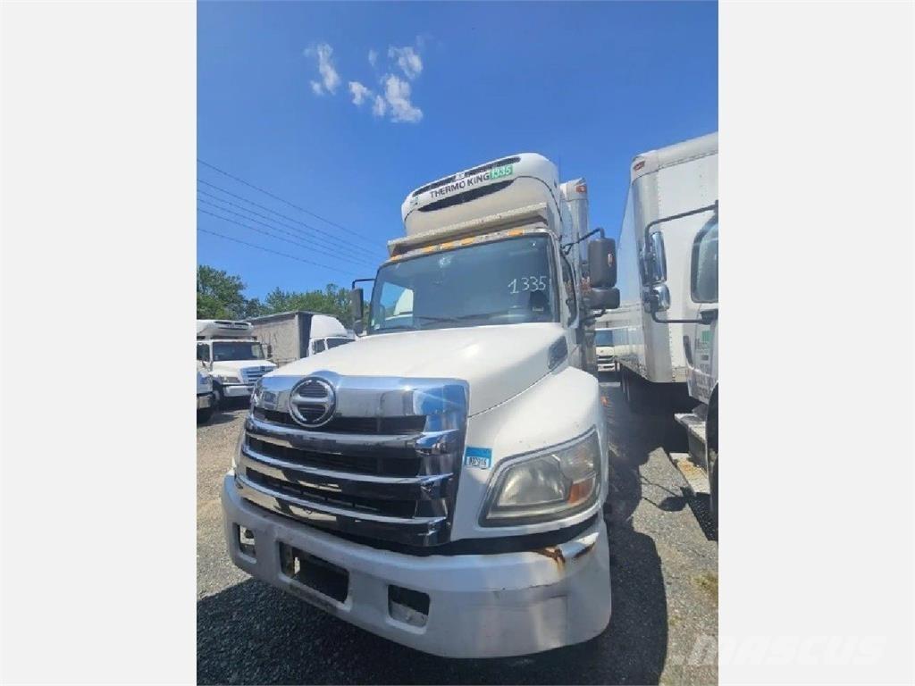 Hino 338 Chladírenské nákladní vozy