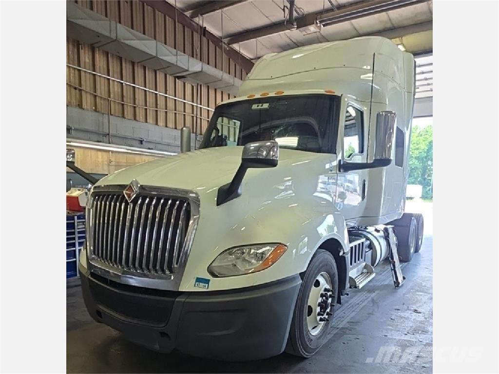 International LT Tahače