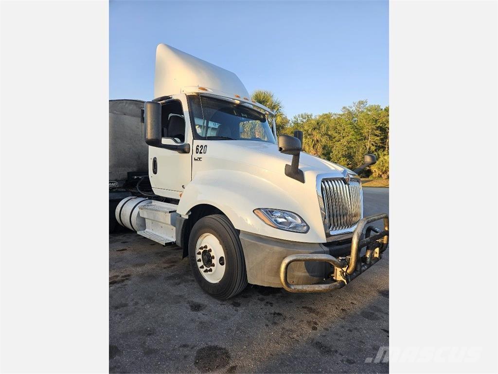 International LT625 Tahače