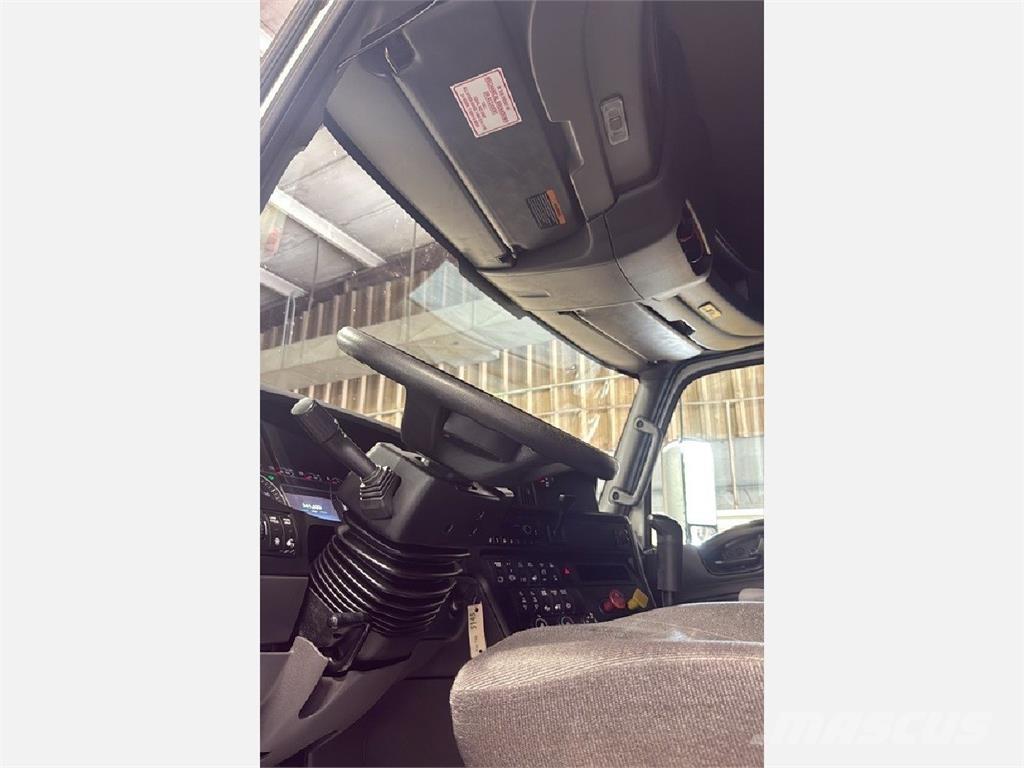 International LT625 Tahače