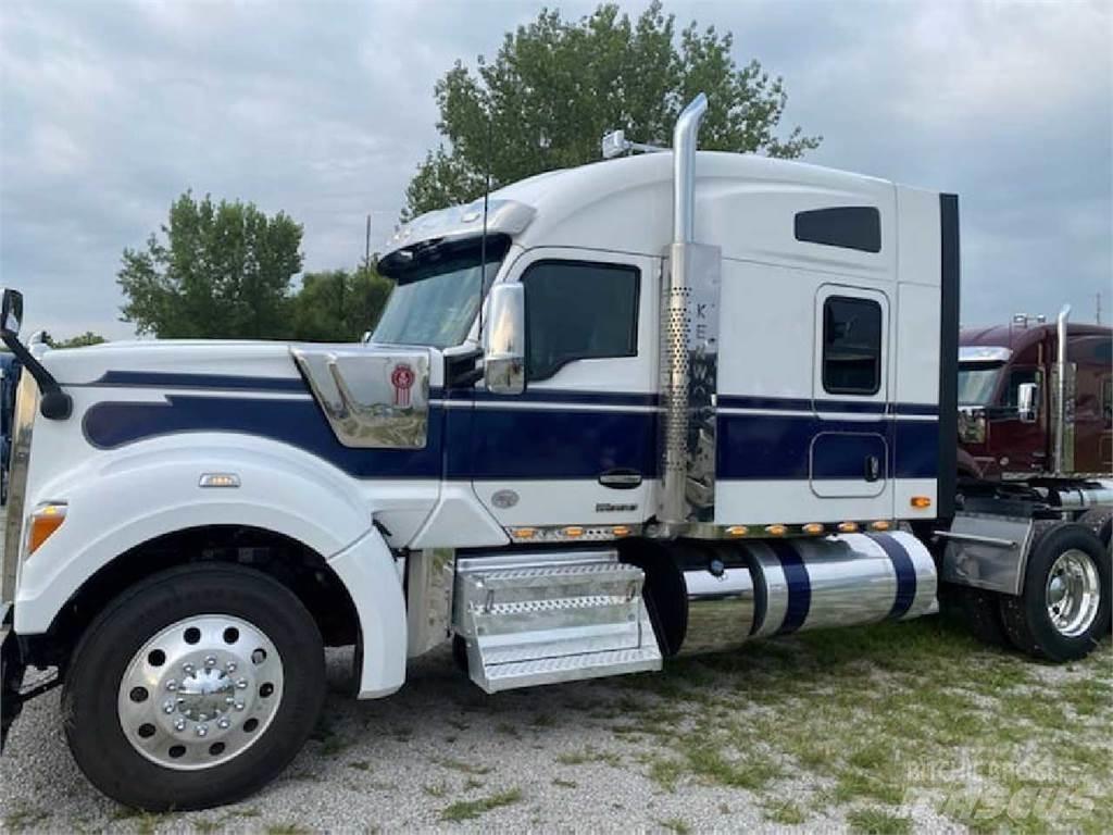 Kenworth W990 Tahače