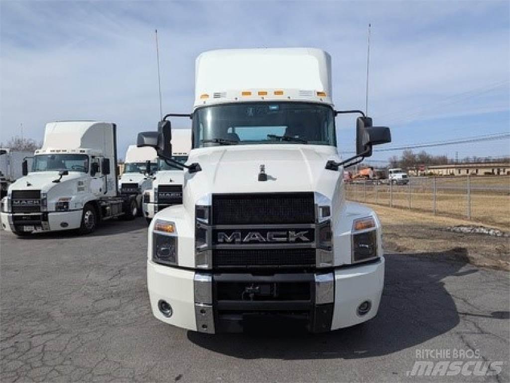 Mack AN64T Tahače