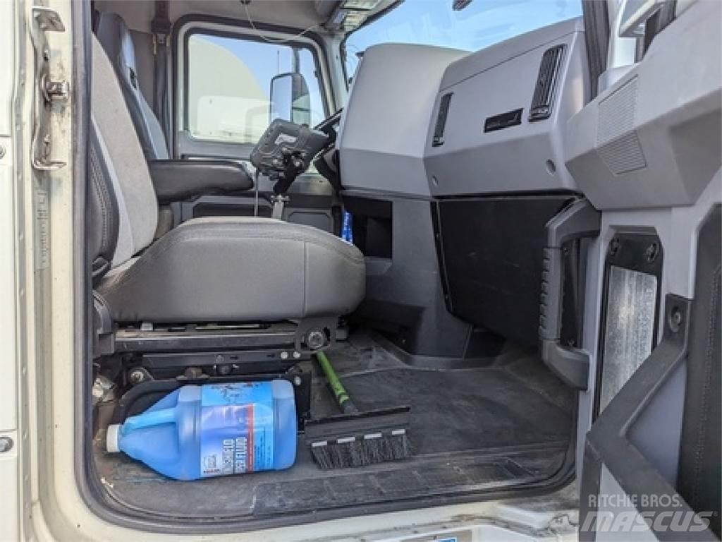 Mack AN64T Tahače