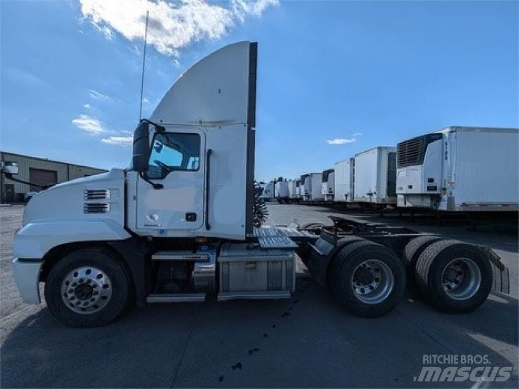Mack AN64T Tahače