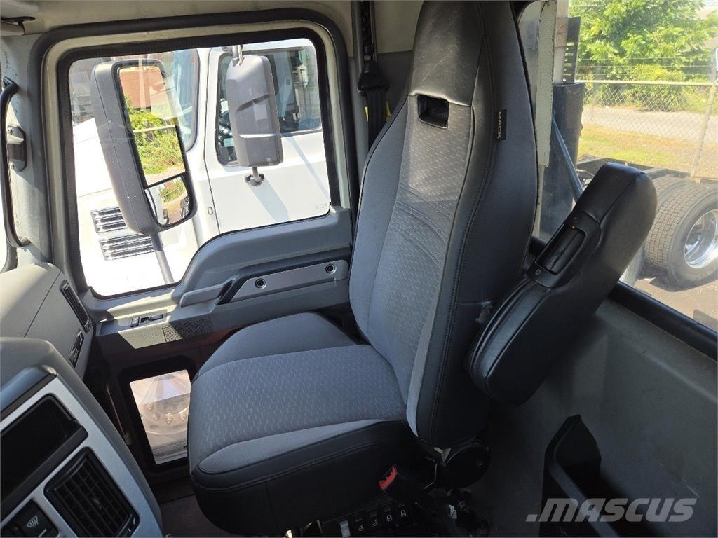Mack AN64T Tahače