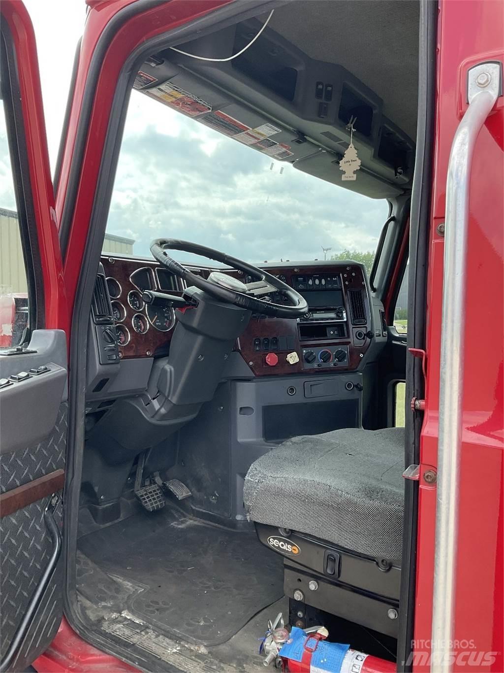 Mack CXU613 Další