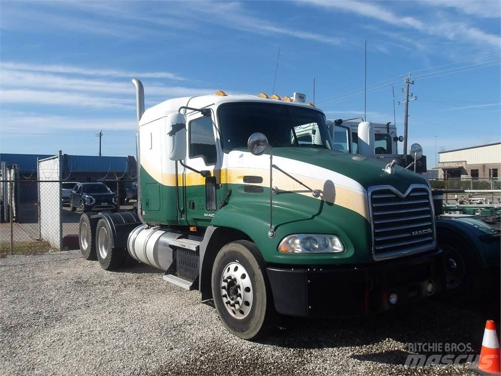 Mack CXU613 Tahače