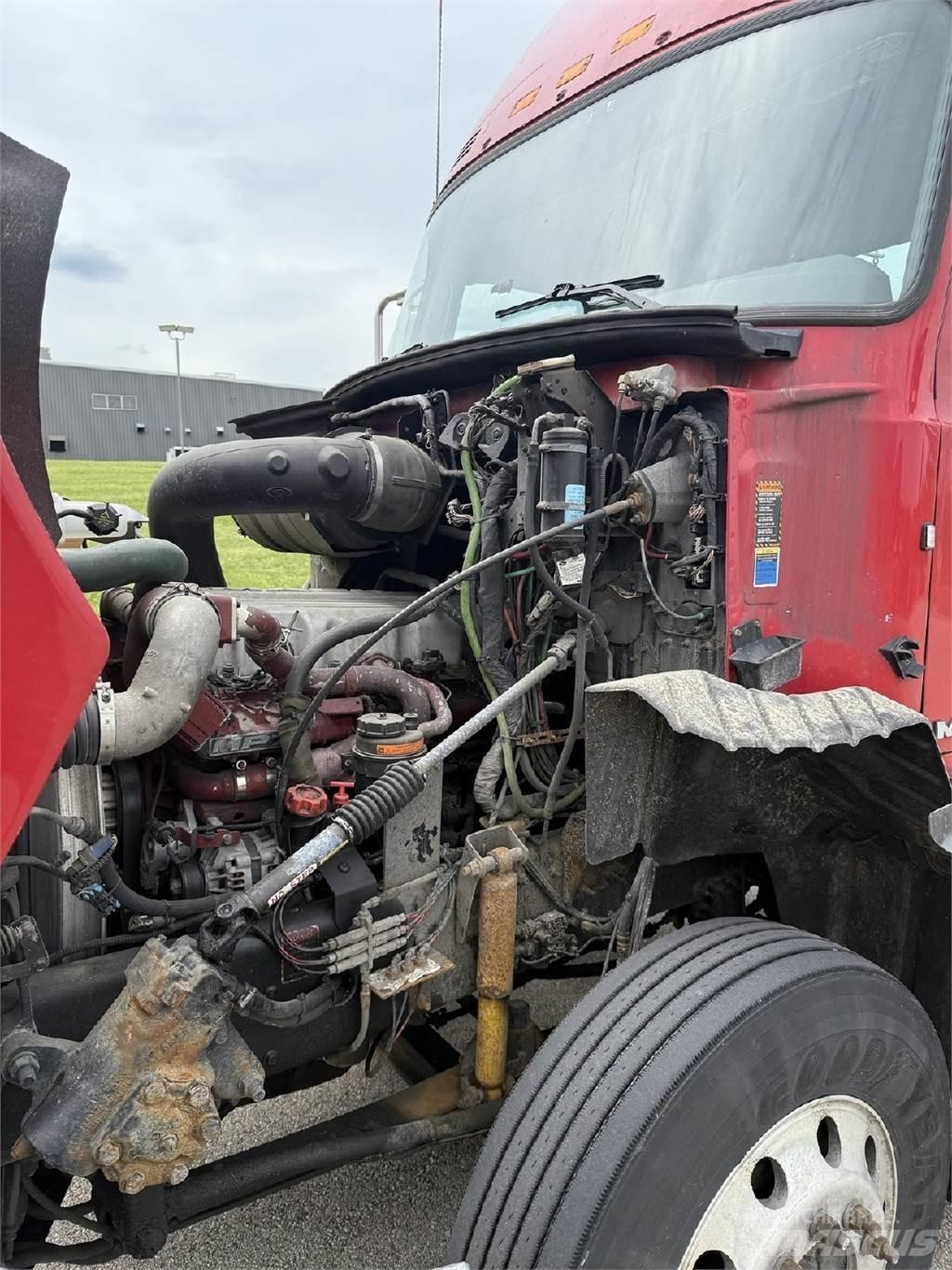 Mack CXU613 Tahače