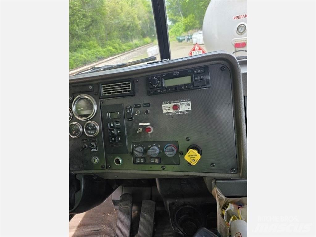 Peterbilt 335 Další