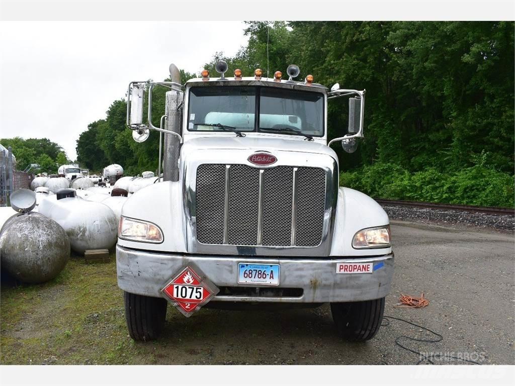 Peterbilt 335 Další