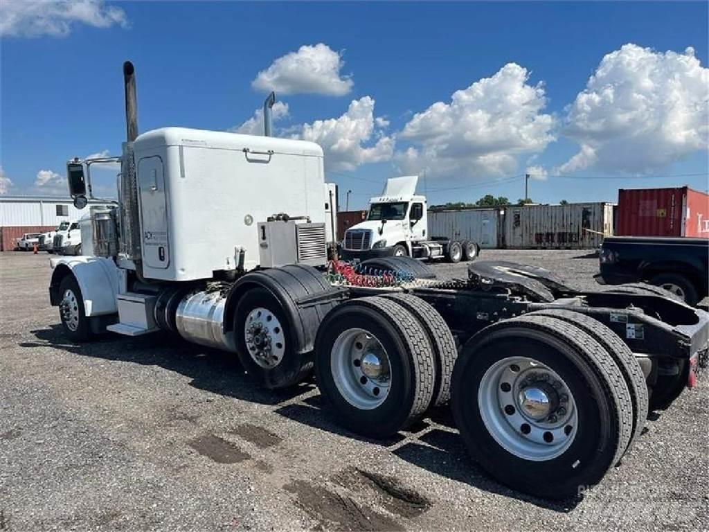Peterbilt 389 Tahače