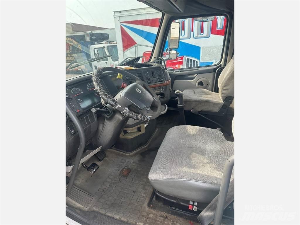 Volvo VNL300 Tahače