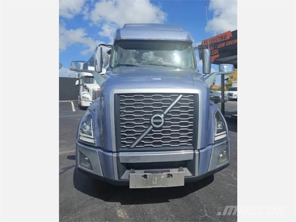 Volvo VNL64T760 Tahače