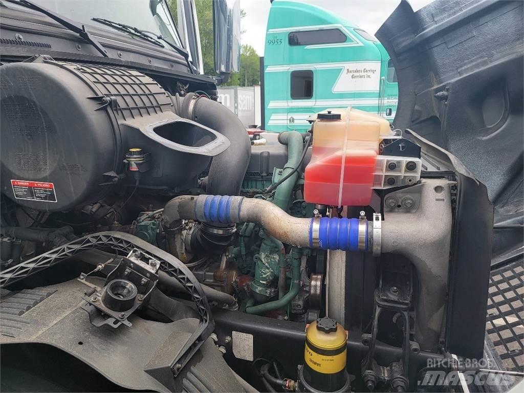 Volvo VNL64T780 Tahače