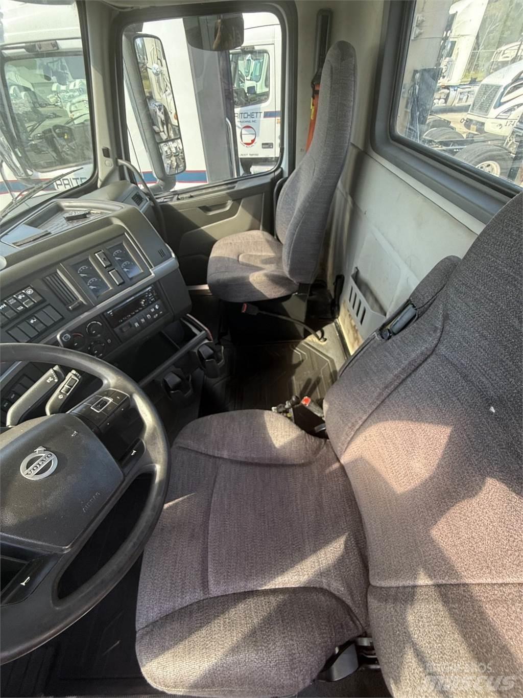 Volvo VNR64T300 Tahače