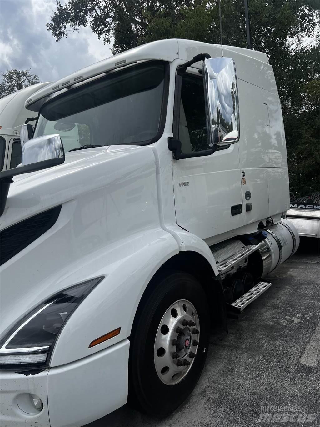 Volvo VNR64T640 Tahače