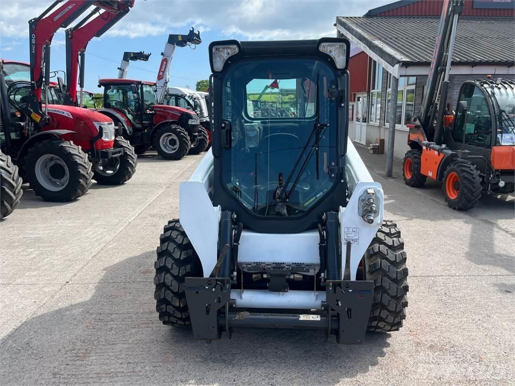 Bobcat S550 Smykem řízené nakladače