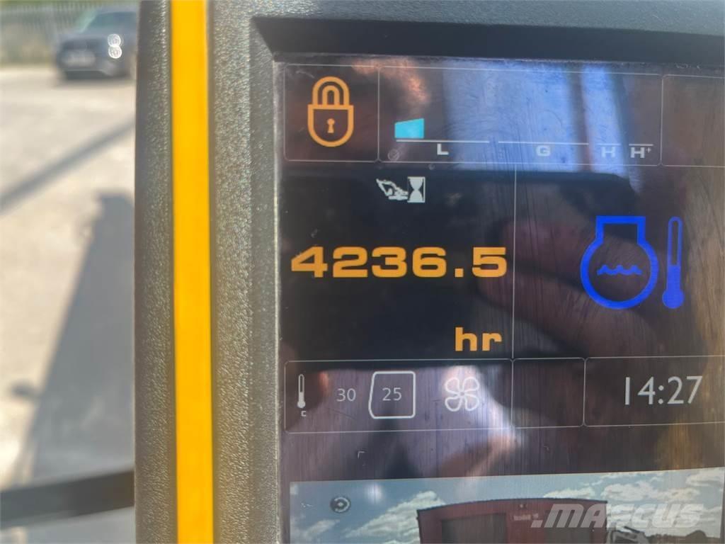 JCB JS130 LC Pásová rýpadla