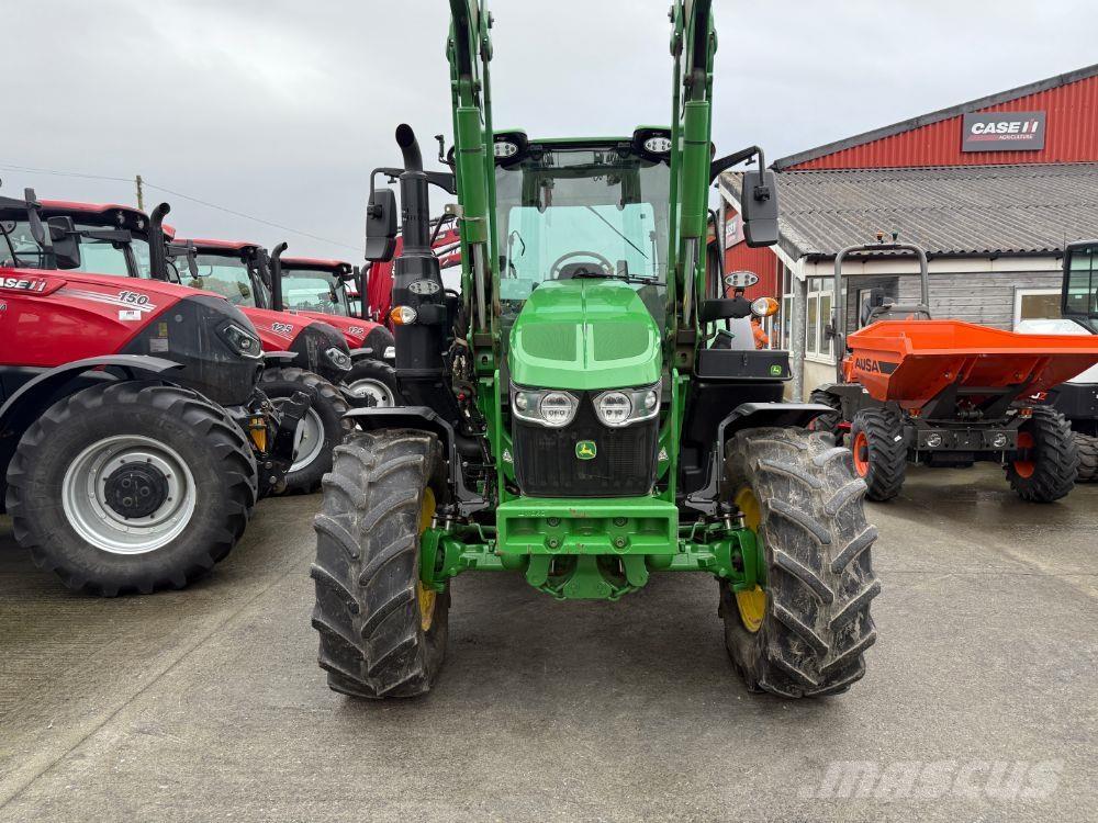 John Deere 6120M Traktory