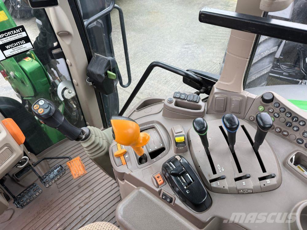 John Deere 6120M Traktory