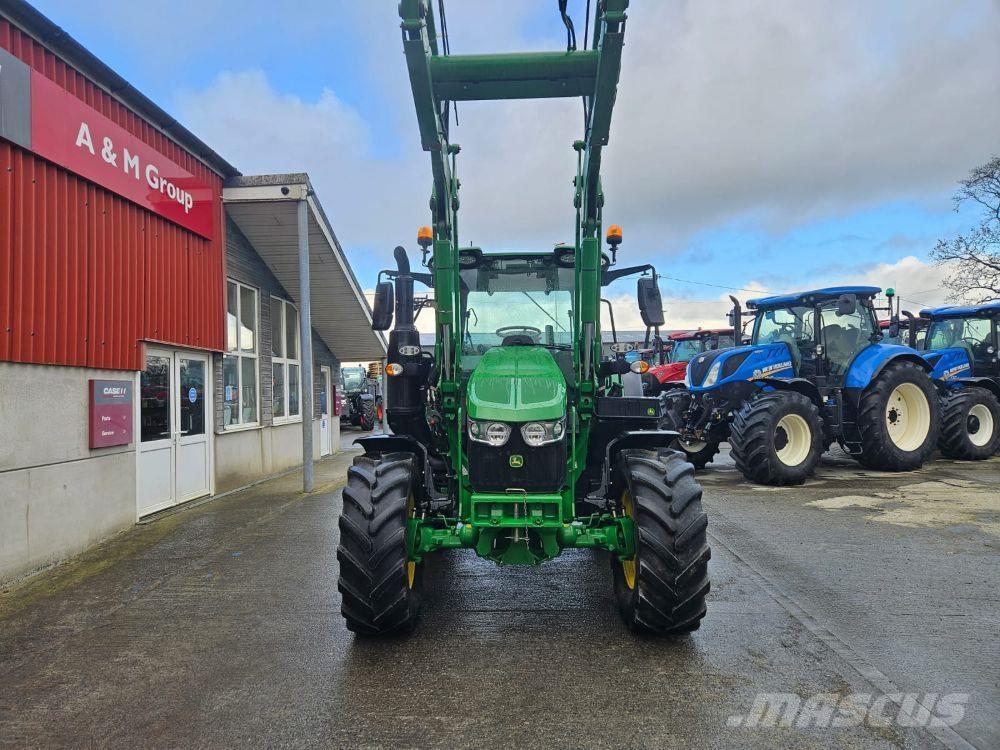 John Deere 6120M Traktory