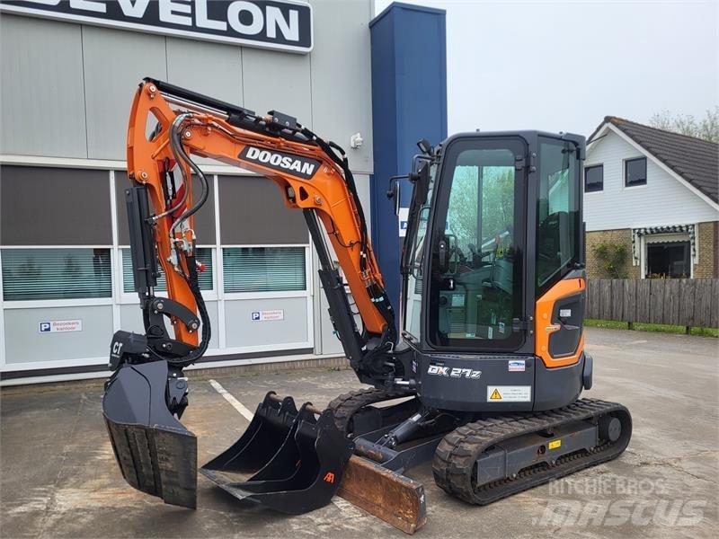Develon DX27z-7 Mini rýpadla < 7t