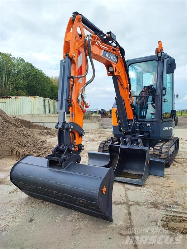 Develon DX27z-7 Mini rýpadla < 7t