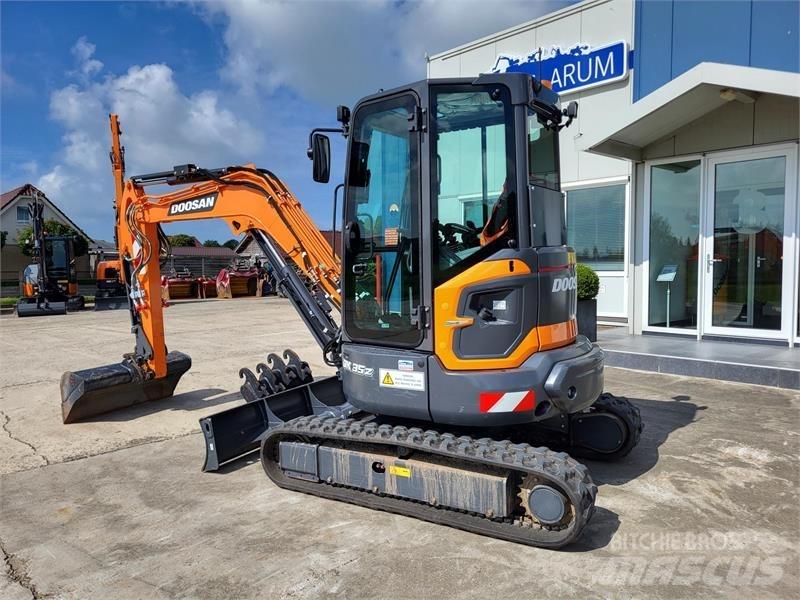 Develon DX35z-7 Mini rýpadla < 7t