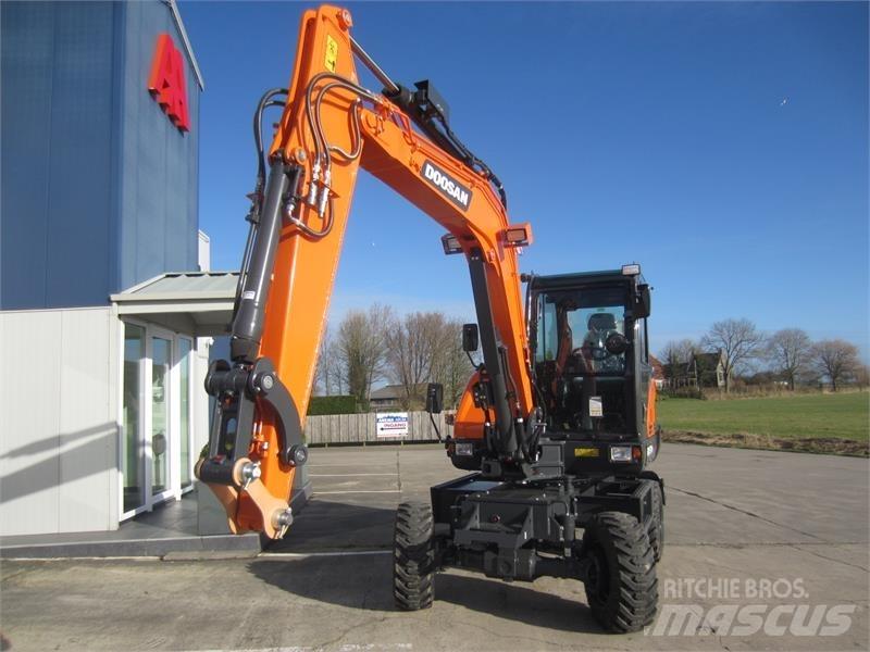 Develon DX57W-7 Mini rýpadla < 7t