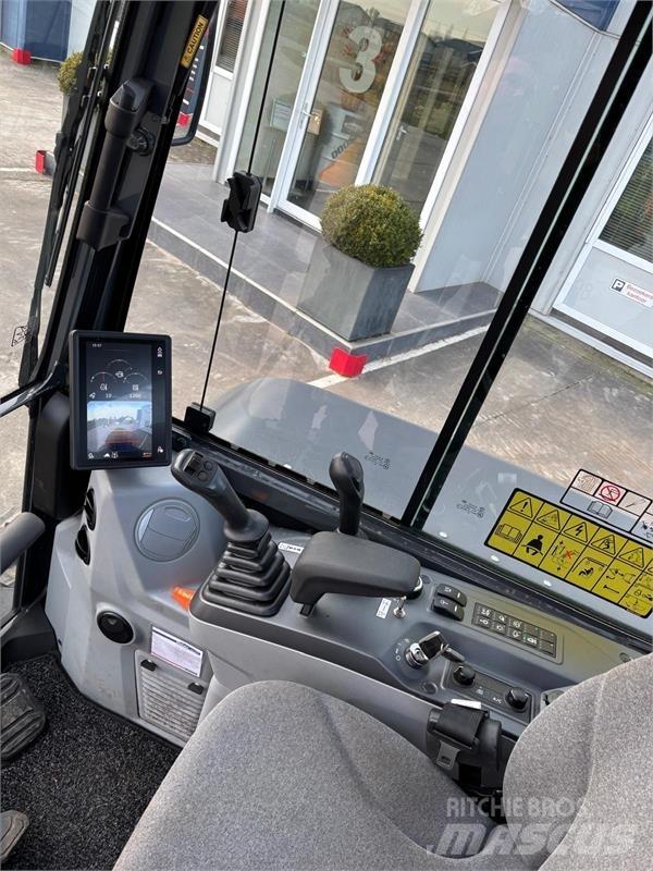 Develon DX63-7 Midi rýpadla 7t - 12t